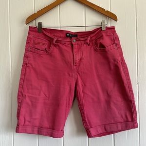 Levi’s Bermuda Shorts Size 12 Waist 31” in Red